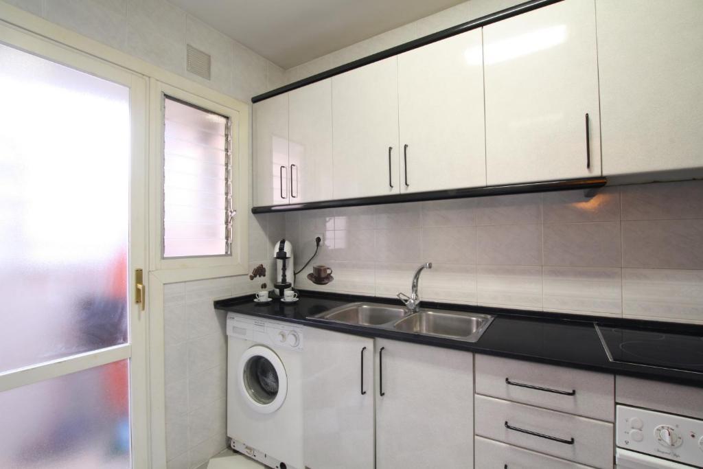 Good-Apartments Барселона Екстериор снимка